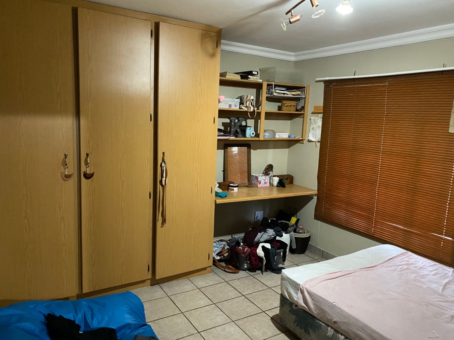 To Let 1 Bedroom Property for Rent in Bult North North West